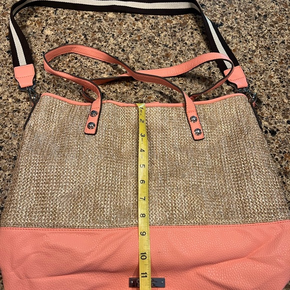 Jessica Simpson leather / straw handbag. NWT - Picture 4 of 5
